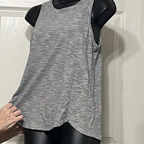 Black & whte Loft tank top size S - Picture 3 of 3